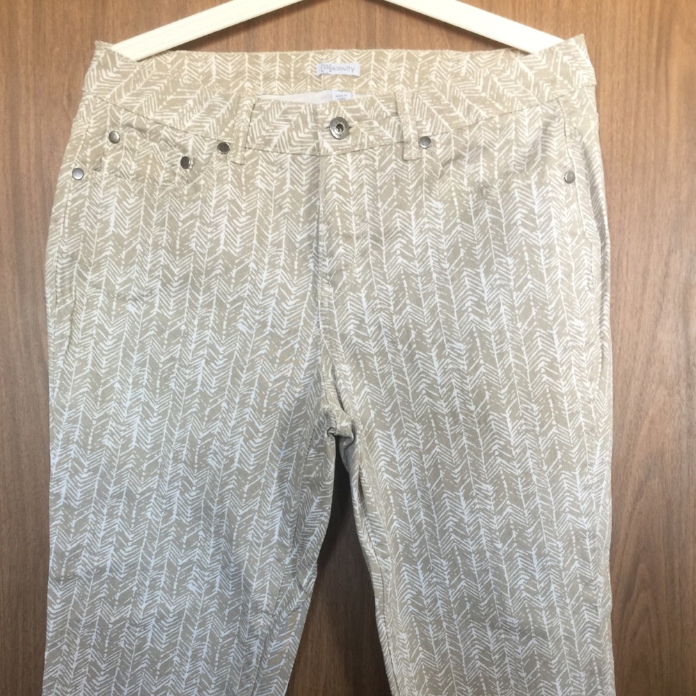 Cream Capri